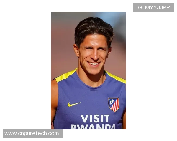 美国足球球星帅哥排行榜：盘点最具魅力的球场男神们