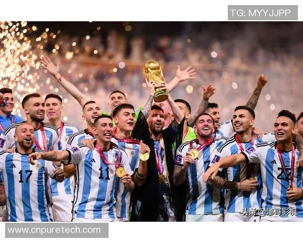 9月出生的足球巨星们:从梅西到C罗,谁能在赛场上书写传奇篇章 9月出生的足球巨星们:从梅西到C罗,谁能在赛场上书写传奇篇章