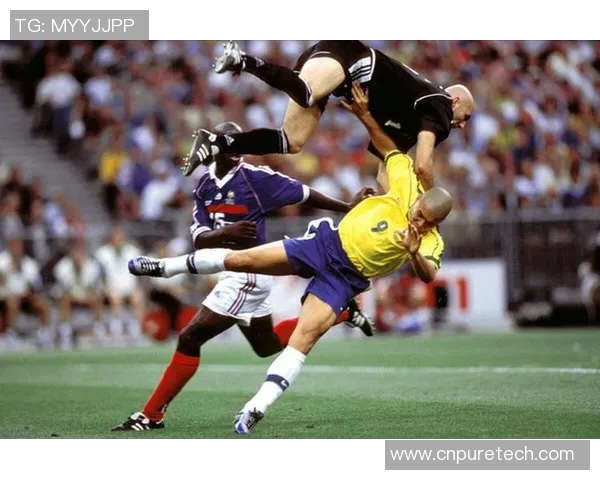 足球传奇球星离世瞬间回顾 感动无数球迷泪目瞬间再现 足球传奇球星离世瞬间回顾 感动无数球迷泪目瞬间再现